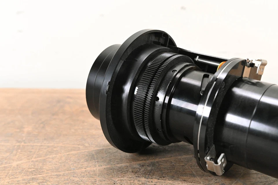 Barco R9832742 RLD Lens (1.45-1.74:1) Projector Lens CG01DDA - Image 4 of 4