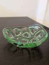 Fire and Light Heart-Shaped Puka Bowl – Celery Green – Rare & Stunning! 