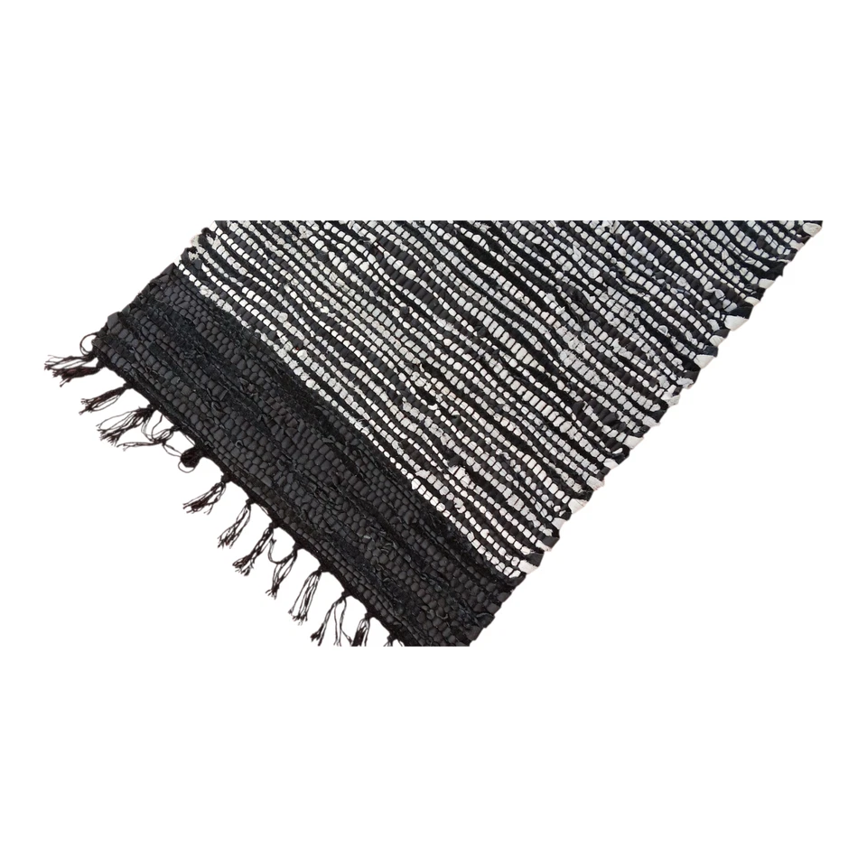 Alfombra de cuero ignífuga Zebra 20x32 pulgadas (50x80 cm) - Alfombra exótica resistente al calor Foto 4 de 4