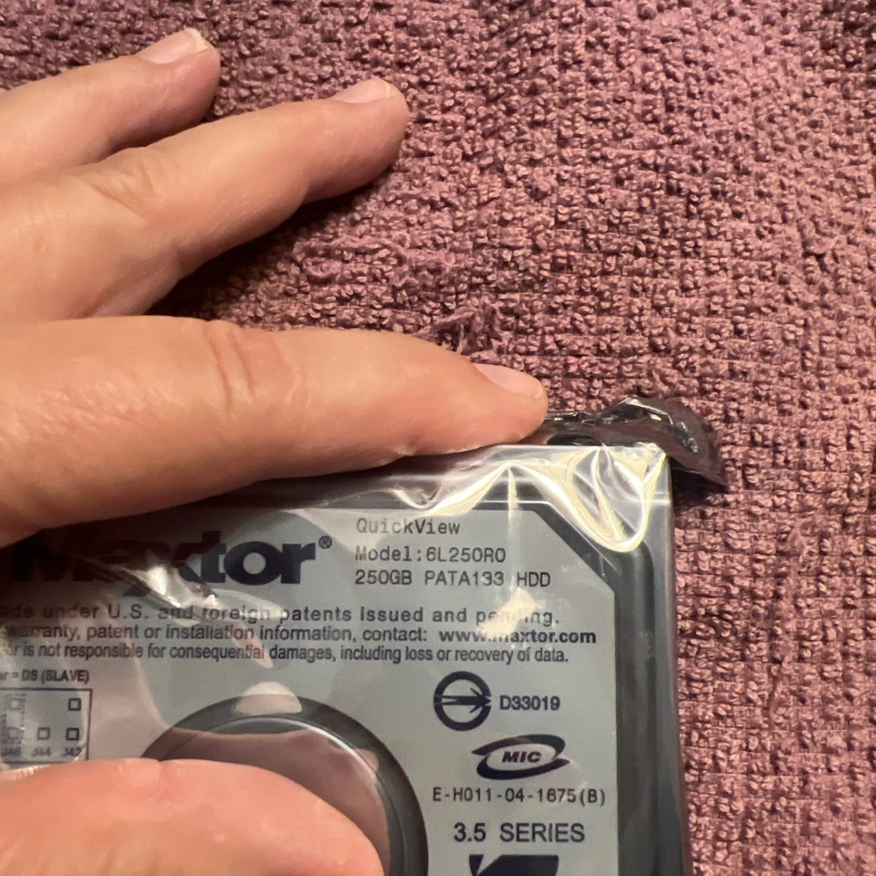 Maxtor Quickview 6L250R0 250GB IDE Hard Drive Code: BAJ41G20 K,M,B,  Mew - Image 2 of 3