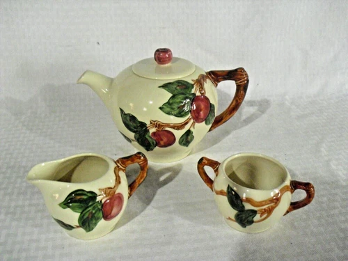 Fransican Apple Tea pot, Creamer and Sugar (no lid)