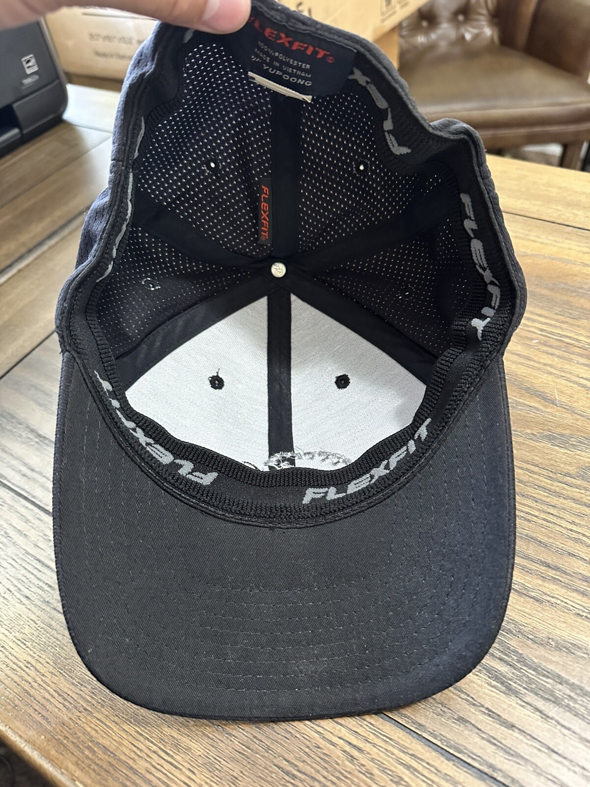 Travis Matthew Flexfit Yupoong Black Polyester Fitted Hat Cap Size L/XL