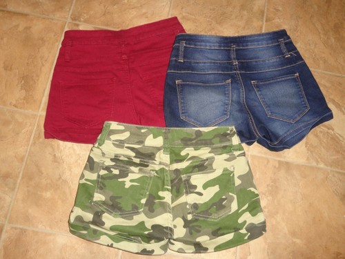 Lot of 3 Women's No Boundaries Stretchy Shorts Maroon/Denim/Camo Size 1 - Picture 2 of 2