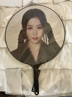 LE SSERAFIM FLAME RISES YUNJIN