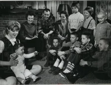 1963 Press Photo Happy Reunion when Mrs. Brost Returns from Boston - mja62283