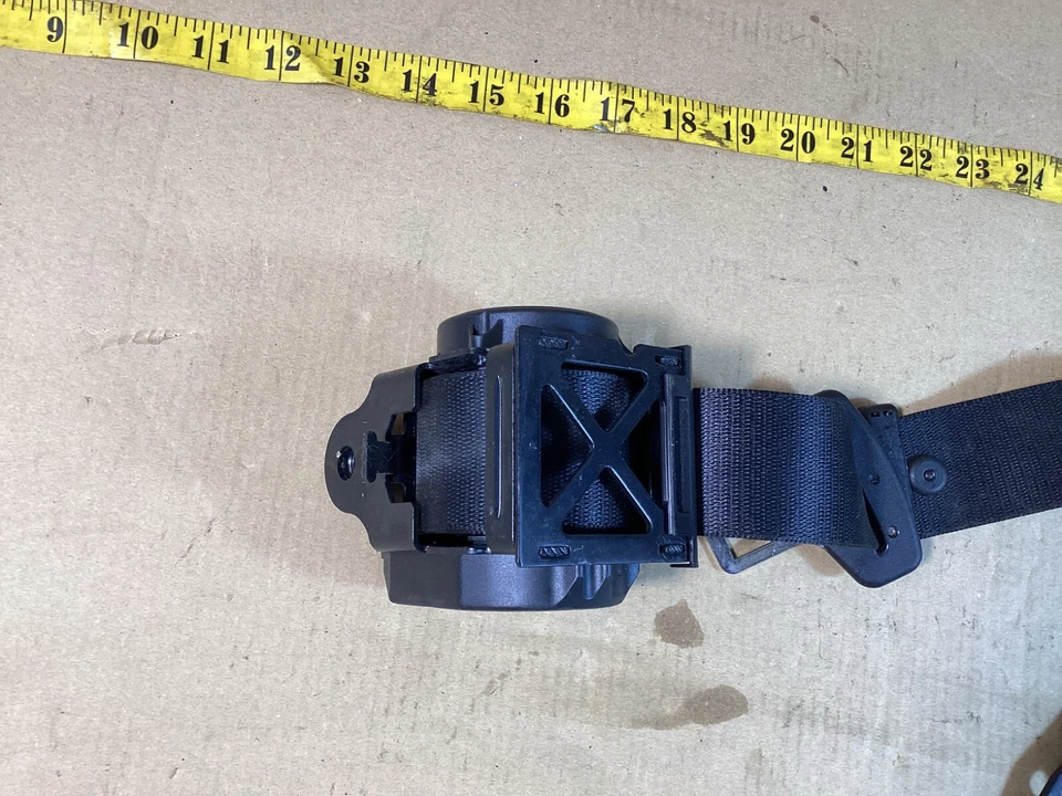 Mini Cooper Paceman R61 2013-2016 cinturón de seguridad trasero izquierdo lado del conductor OEM. Foto 3 de 4