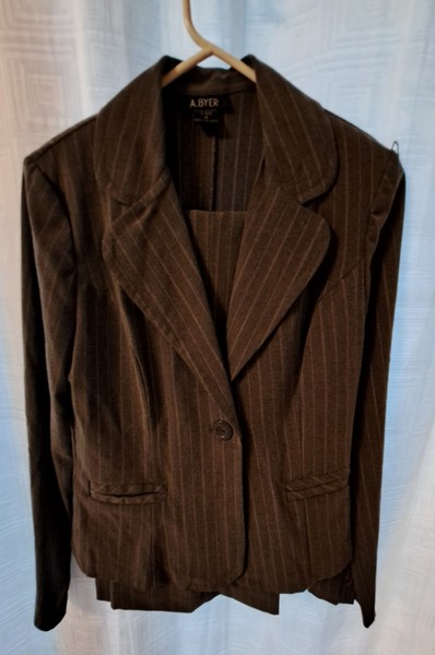 Pantsuit,  Grey stripe.  Size 6 medium. Made in Sri Lanka