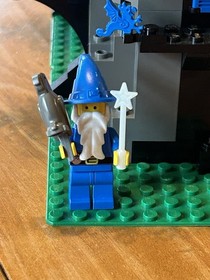 LEGO 6048 Dragon Knights Majisto's Magical Workshop w/Instructions