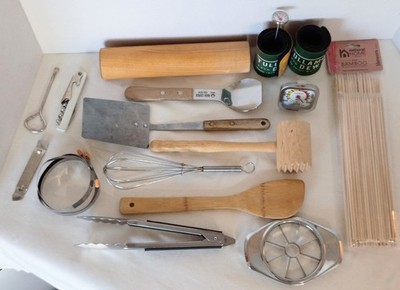 19 Assorted Kitchen Gadgets Utensils Items EUC