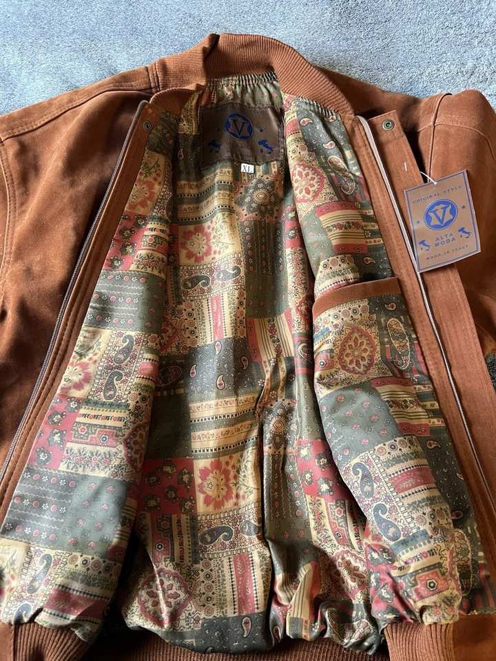 Chaqueta de Colección Alta Moda Italia Gamuza Sintética Chaqueta de Bombardero XL NUEVA CON ETIQUETAS Eco Cruelty Free Foto 2 de 4