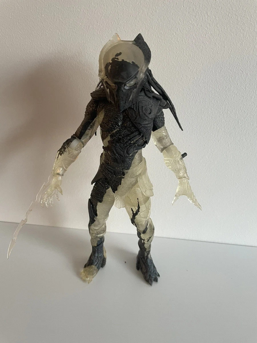 Neca falconer predator 2025