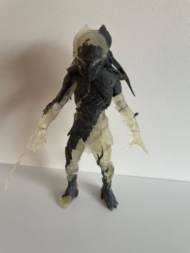 Figura de acción NECA Series 7 Mid Cloaked Camo Falconer Predator 7" genuina 2010 - Imagen 1 de 7