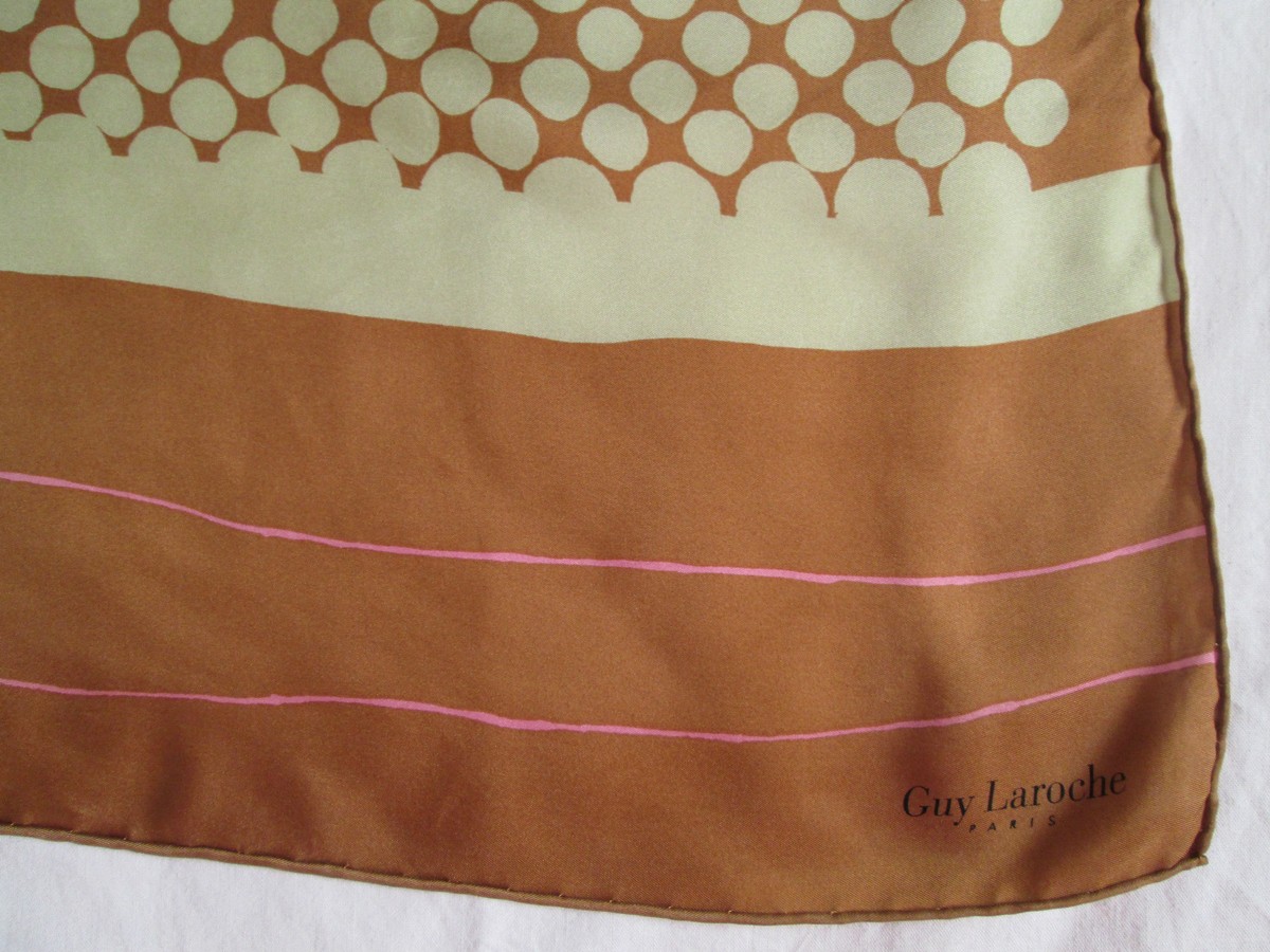 Foulard Vintage GUY LAROCHE 100% Soie - Couleur Marron, Occasion Très Bon état
