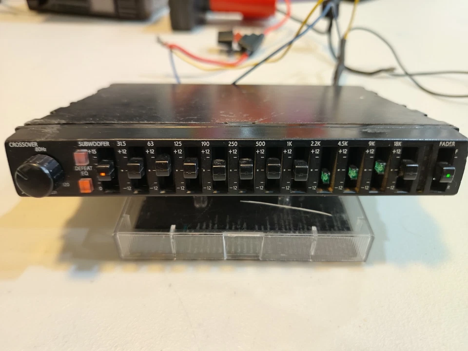 ALPINE 3331 Old School car Graphic Equalizer EQ 11-Band Pre-Amp FOR PARTS - Image 2 of 4