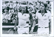 1987 Ali Macgraw Guillermo Vilas Dean Paul Martin Players Celebrities 5X7 Photo