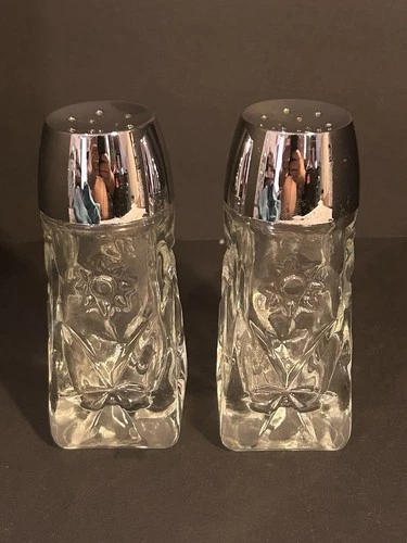 VINTAGE ANCHOR HOCKING PRESCUT CLEAR GLASS STAR OF DAVID SALT AND PEPPER SHAKERS