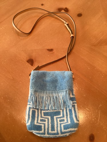 TORY BURCH "T" BLUE AND WHITE TERRY CLOTH TOWEL  CELL PHONE CROSSBODY BAG  *GUC*