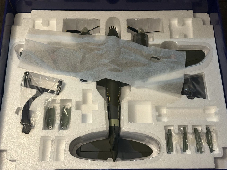 Rare Corgi AA34606 De Havilland Mosquito FBVI MM403 SB-V 464 SQN RAAF 1944 NIB - Image 3 of 4