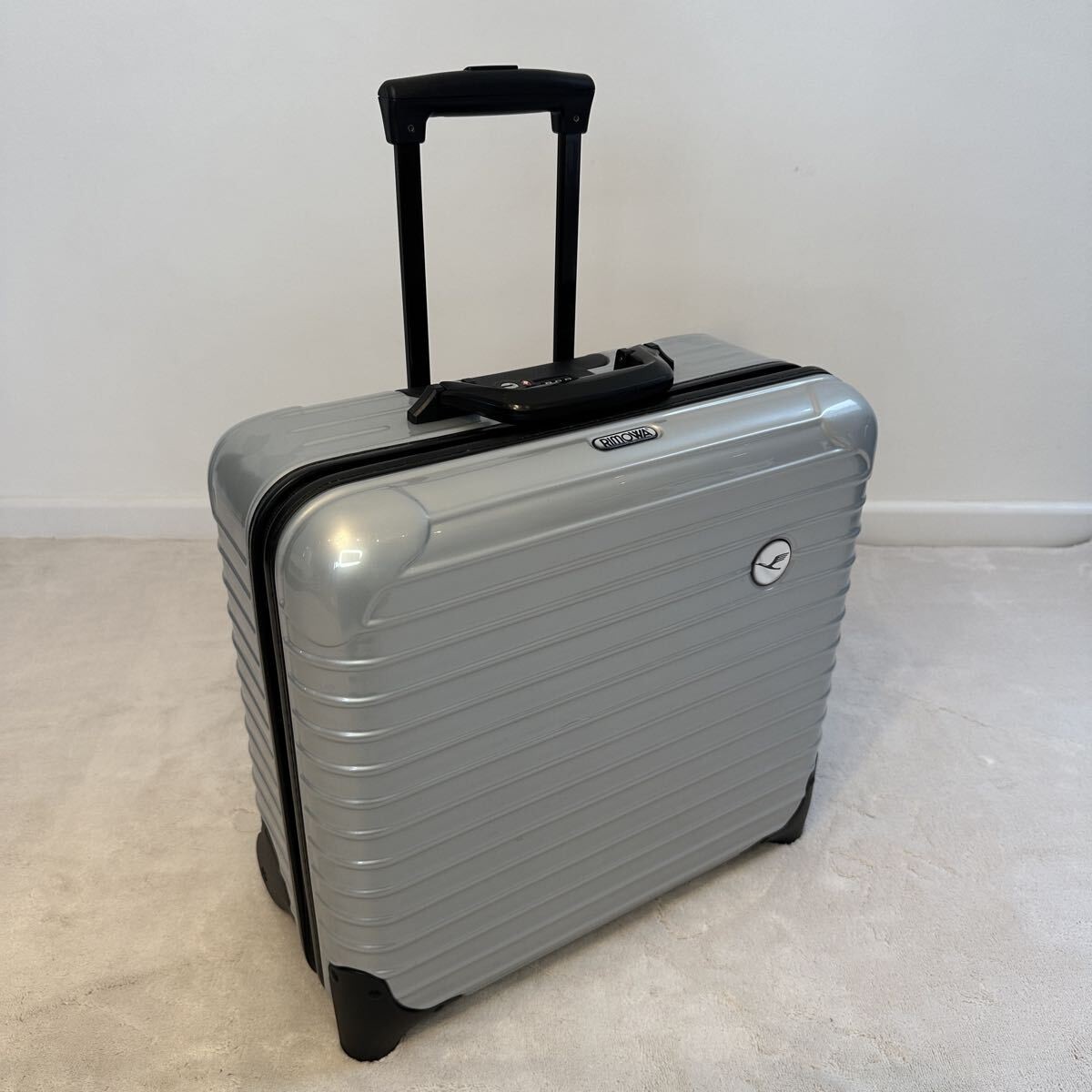 Rimowa Salsa Lufthansa Business Trolley 31L Silver 2-wheels Carry