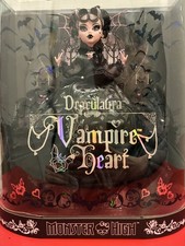 Monster High Vampire Heart Draculaura Collector’s Fashion Doll by Mattel New