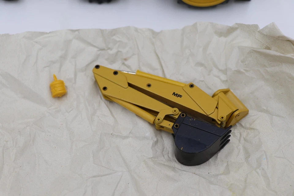 Conrad Massey Ferguson Elite 50HX Powerpart 1/35 Backhoe Tractor NIB - Image 2 of 4