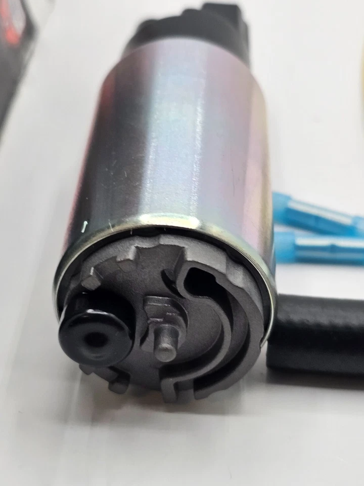 Bomba de combustible eléctrica Carter P90008 para Suzuki Aerio 2002-2007 (en tanque) Foto 3 de 4