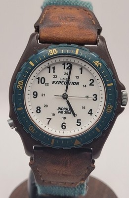 Vintage Timex Expedition Indiglo WR 30 CR 1025 Cell rotating bezel white dial