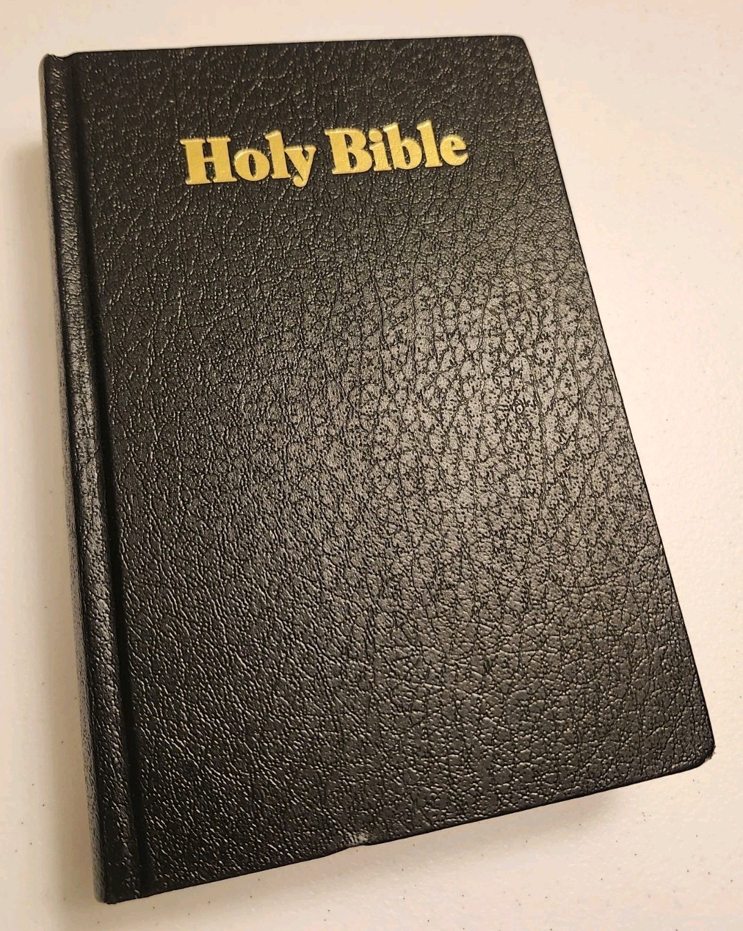 Holy Bible [NKJV] Red Letter Study Helps by Mark Finley Review Herald