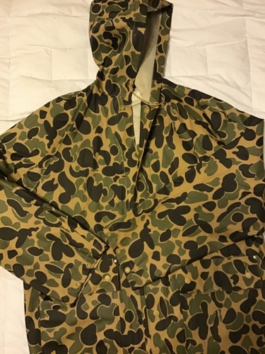 GENTLY USED CABELAS 2 PIECE PVC CAMO 