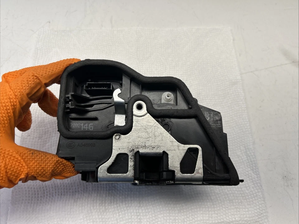 Actuador de bloqueo de pestillo de puerta delantera derecha OEM PARA BMW M2 M235I 7202146 2014 2015 2016 Foto 4 de 4