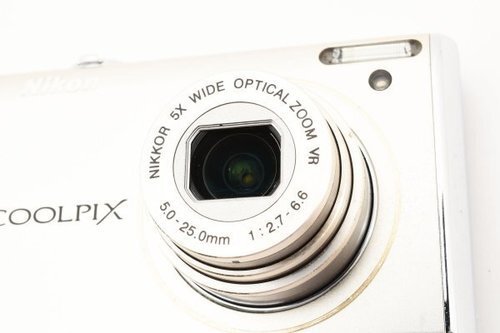 Nikon COOLPIX S640 Silver 12.3MP Digital Camera