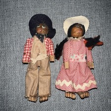 Vintage walnut head folk art Handcrafted dolls Pioneers Farmers 5 Inches Tall