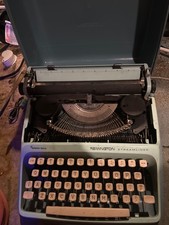 Remington streamliner sperry rand Typewriter With Hard Case  thumbnail