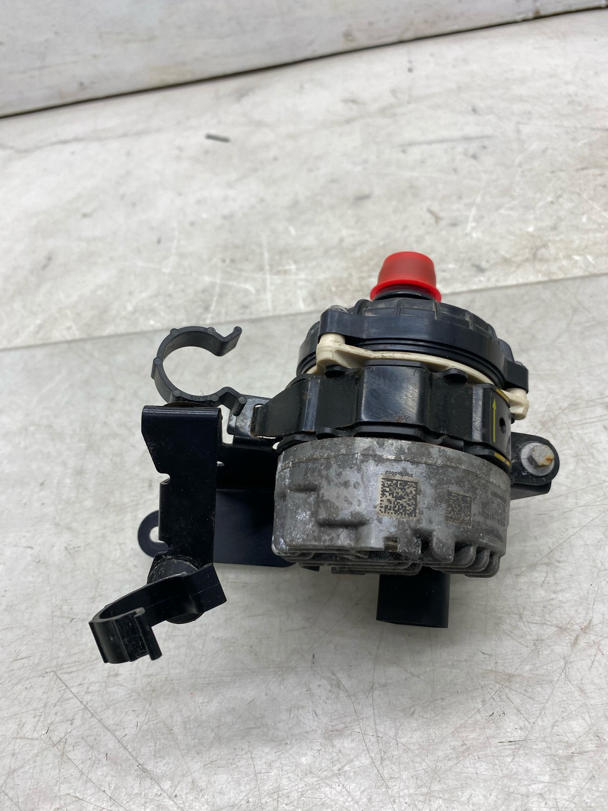 2020-2025 ASTON MARTIN DBX 4.0L REAR TRANSMISSION COOLING ELECTRIC WATER PUMP