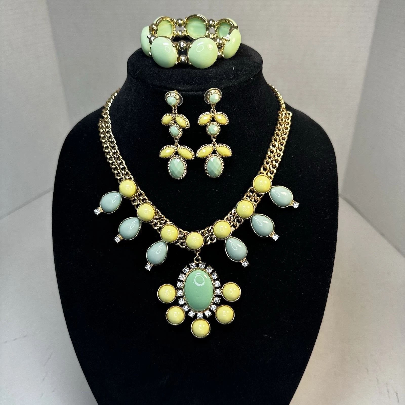 VETEMENTS Set Vintage Statement Collana Orecchino Braccialetto Giallo Verde Cabochon Tono Oro