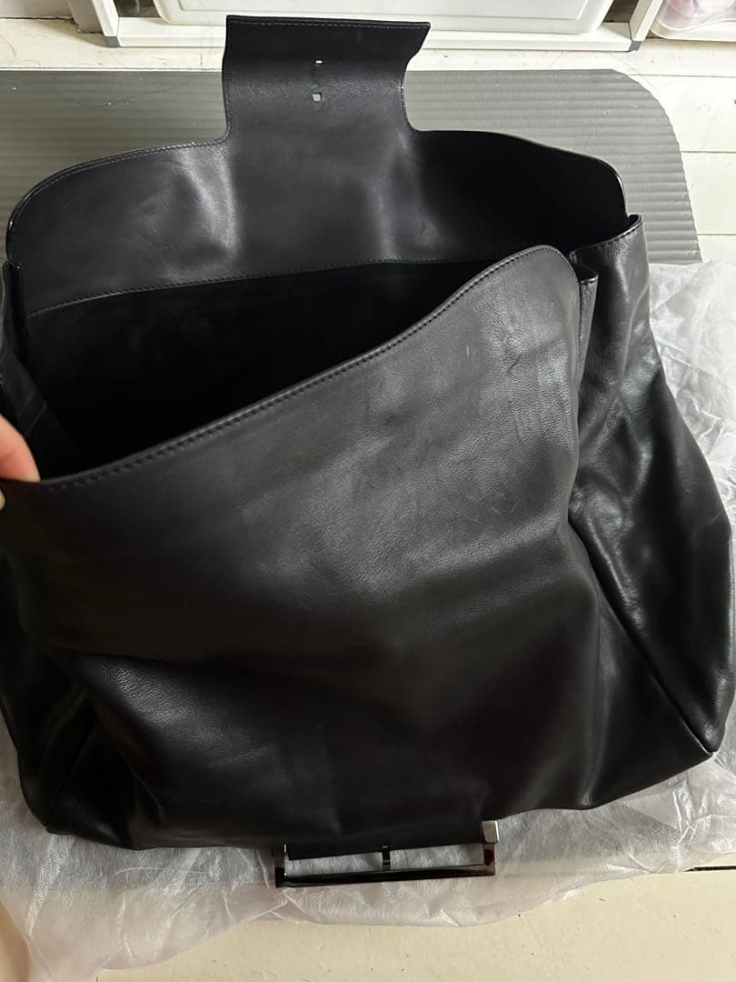 Givenchy Leather Handbag Black 20cm x 44cm x 19cm Shoulder Bag Used thumbnail 4