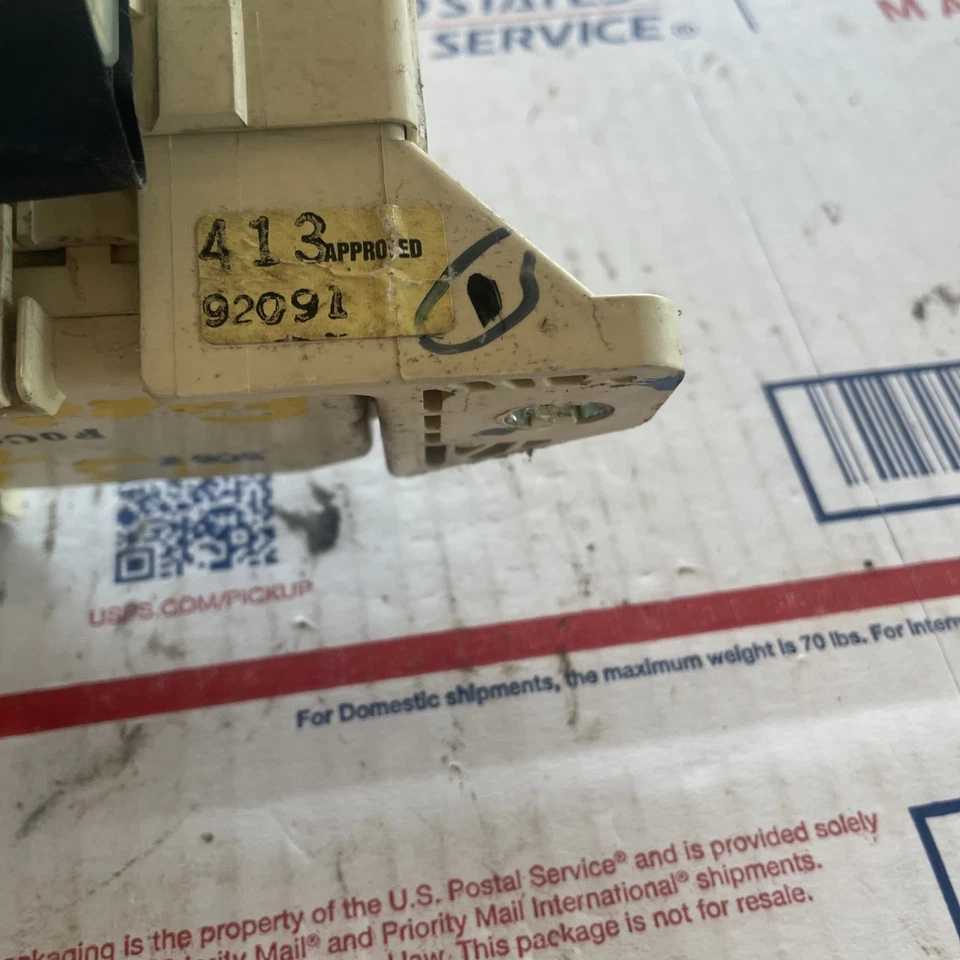 Caja de fusibles debajo del tablero Ford Escort Mercury Tracer 93 Foto 4 de 4