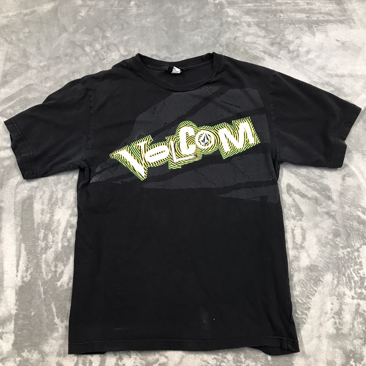Vintage Volcom Skateboards Shirt M Graffiti Baker Flip Element Art 