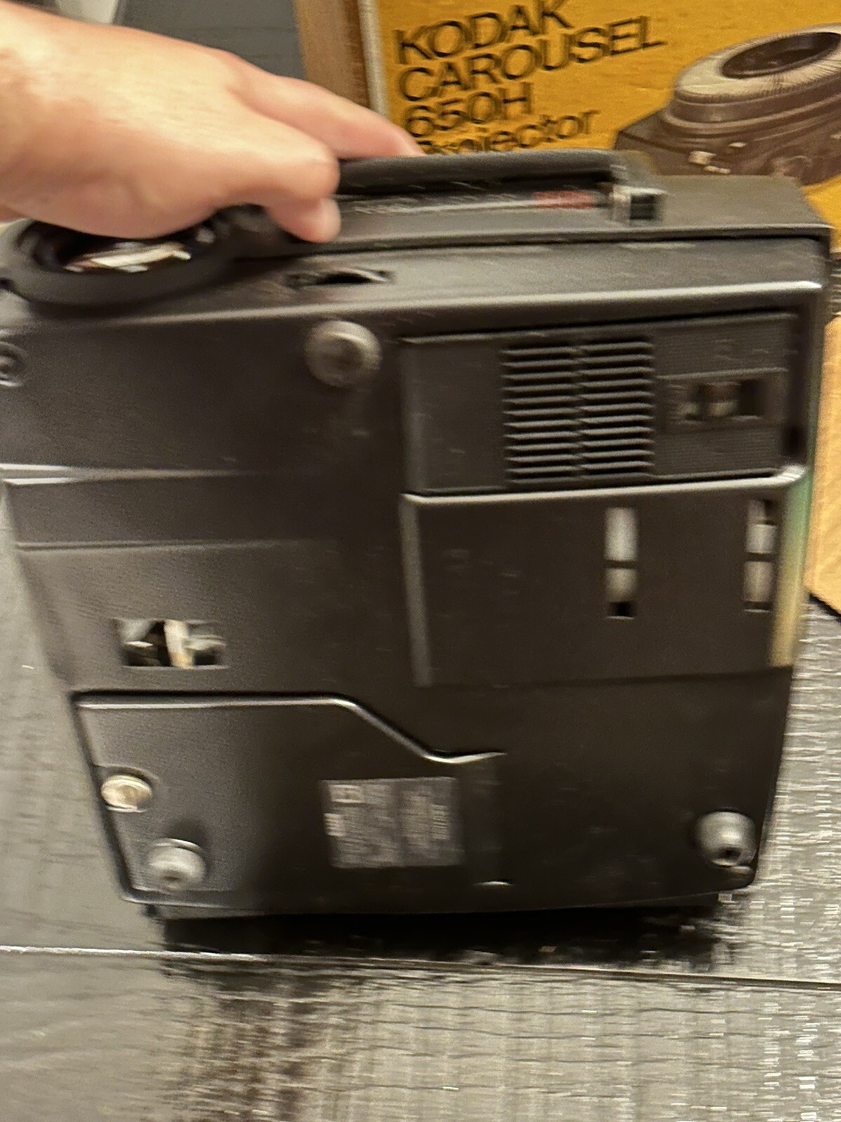 Kodak Carousel 650H Projector With 1 Remote in Original Box Includes N