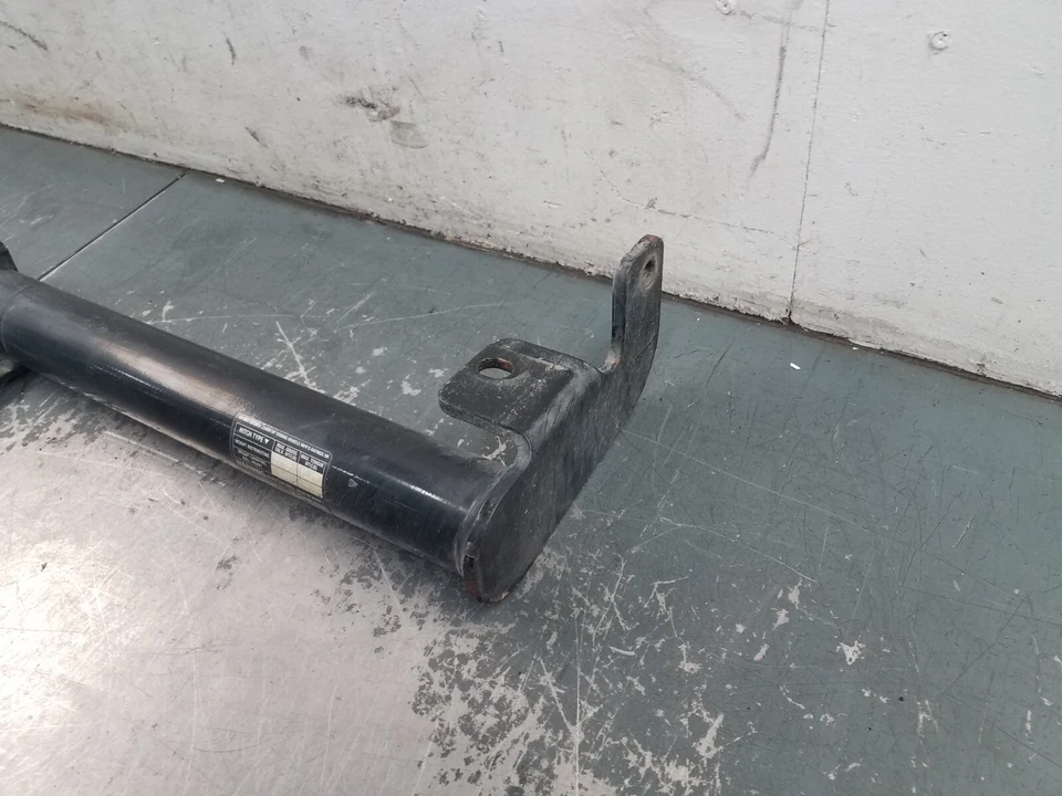 2005 Jeep Wrangler TJ Rubicon 4x4 Reece Receiver Hitch #1660 B1 - Image 2 of 4