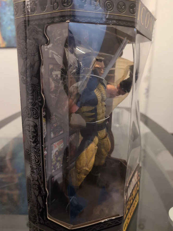 Figura de acción Toy Biz Marvel Legends Icons Wolverine 12" Foto 3 de 4