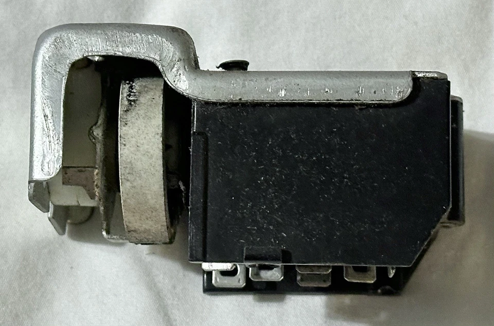 Nuevo interruptor de faros estándar DS137 años 60 70 AMC Mopar Dodge SMP Foto 2 de 4