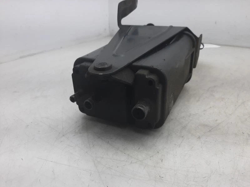 Контейнер для паров топлива 98 99 00 01 02 Dodge Dakota 53030838 - Изображение 3 из 4