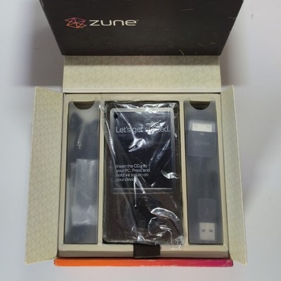 Microsoft Zune 1st Generation 30 GB Brown MP3 & FM Media Player 1091. Opened Box