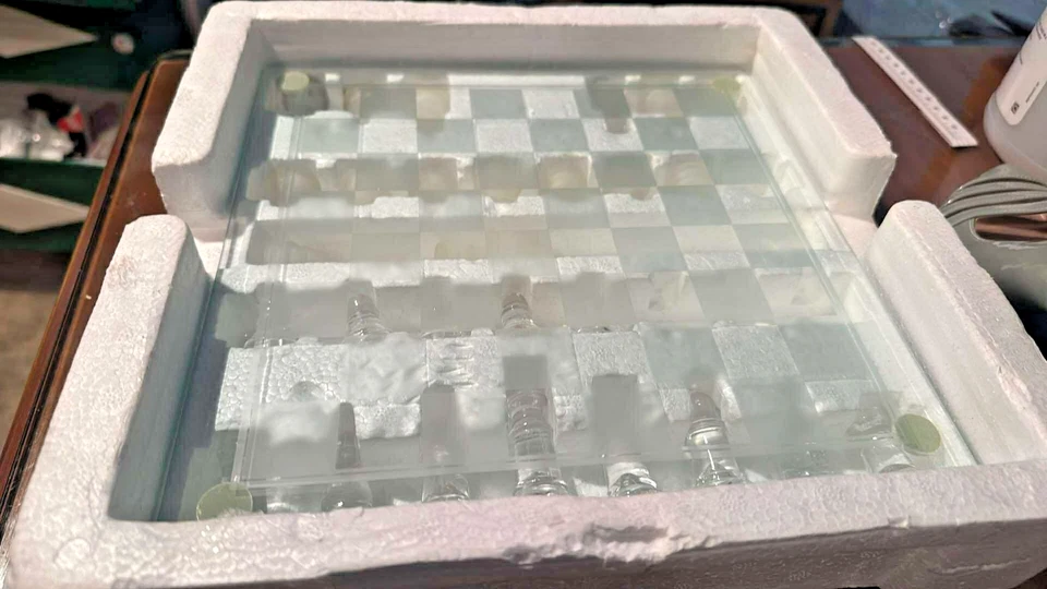 Glass Chess Set Incomplete Missing 1 Clear 3 Off-White Pawns Display/Replacement - Image 3 of 4