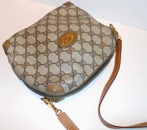 VINTAGE GUCCI WOMEN'S BROWN MONOGRAM CANVAS/TAN LEATHER ZIP TOP SHOULDER BAG- EX