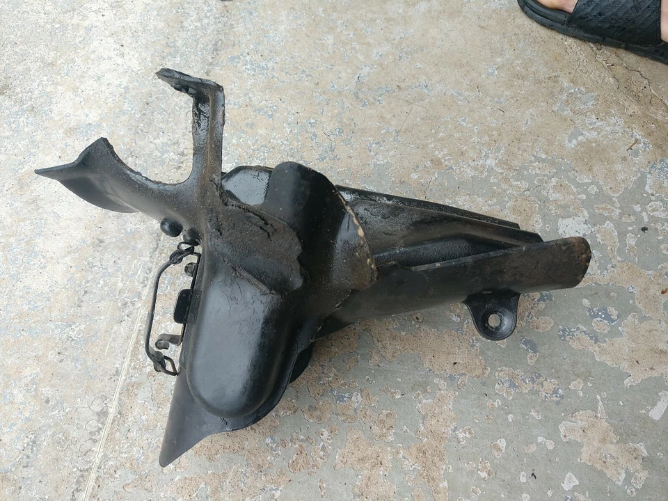 1979 YAMAHA IT250 IT 250 INNER FENDER MUD GUARD - Image 4 of 4