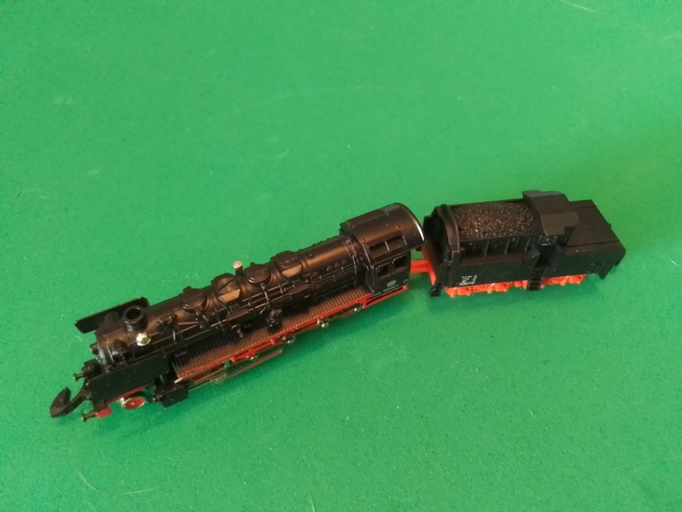 Nice Marklin 8884 Z Scale Train Steam & Tender With Box