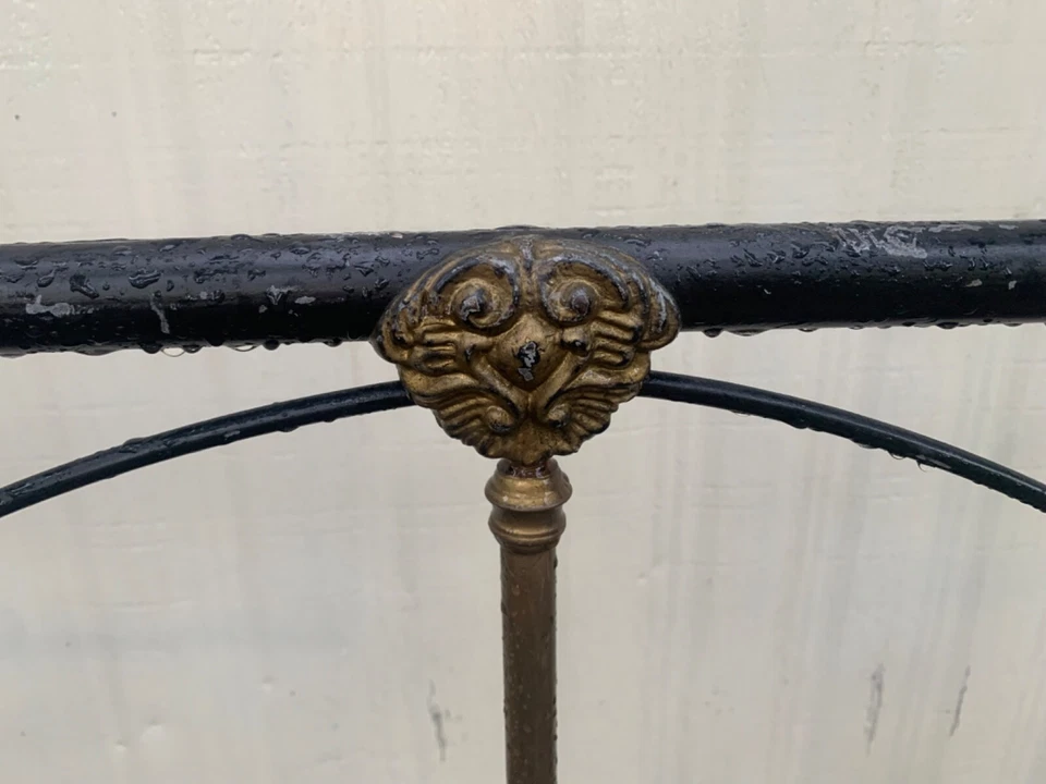 Антикварный тяжелый чугун с латунным полным каркасом кровати (знак неизвестного производителя) - Изображение 4 из 4