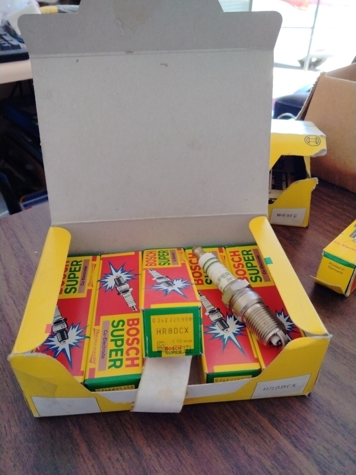 BOX of 6 BOSCH SUPER CU-ELECTRODE HR 8 DCX THERMO-ELASTIC SPARK PLUGS NEW